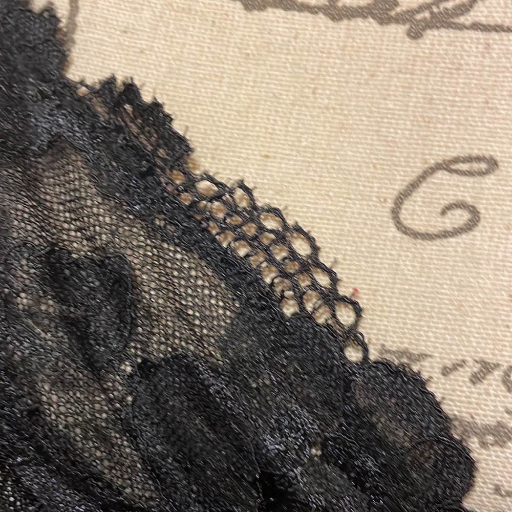 EUC 38D Victoria’s Secret bra - Body by Victoria. - Picture 4 of 9